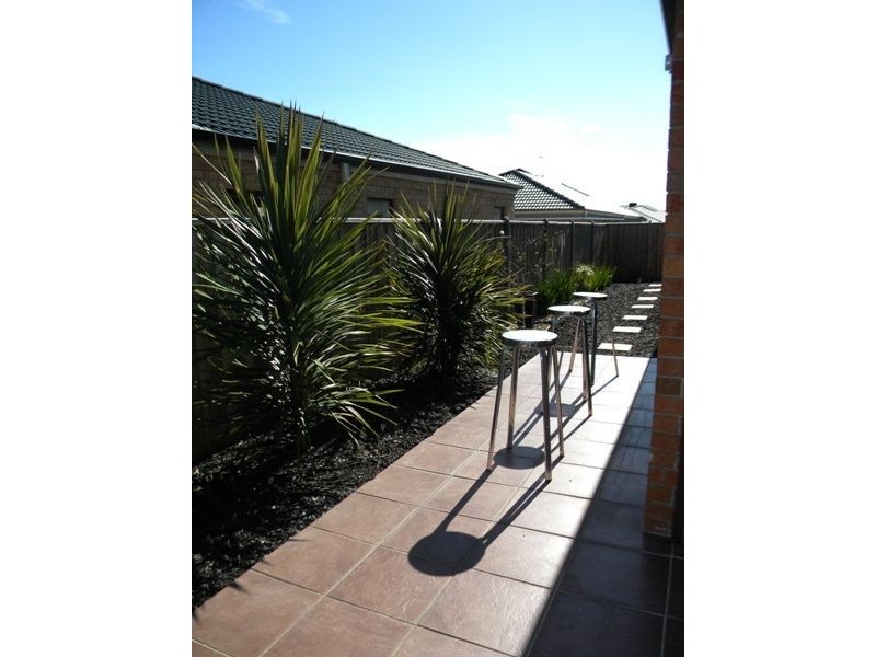 153 Rosebank Drive, Cranbourne North VIC 3977