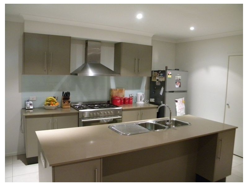 19 Pipetrack Circuit, Cranbourne East VIC 3977