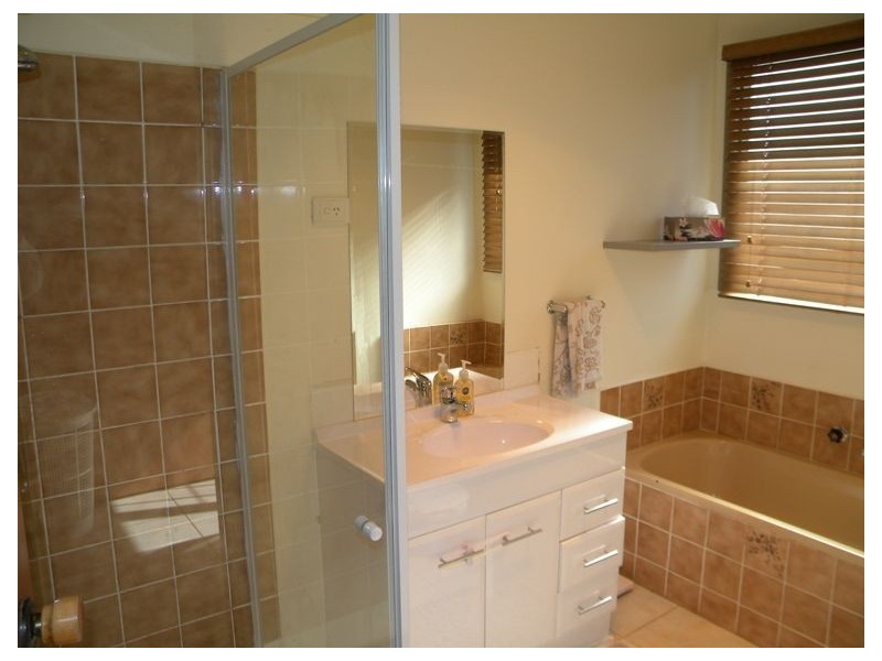 1 Sarno Court, Cranbourne VIC 3977