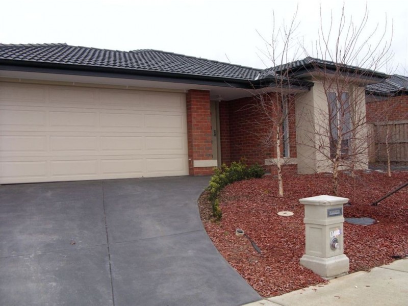 128 Rosebank Drive, Cranbourne North VIC 3977