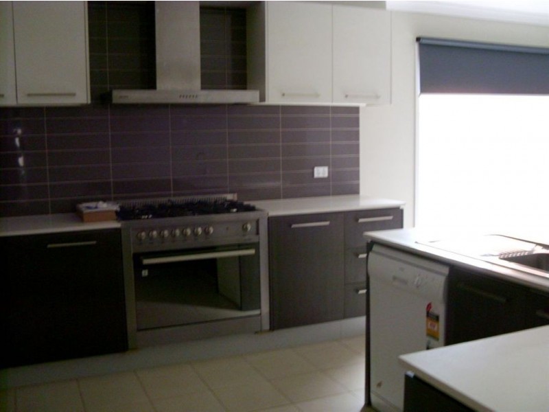 128 Rosebank Drive, Cranbourne North VIC 3977