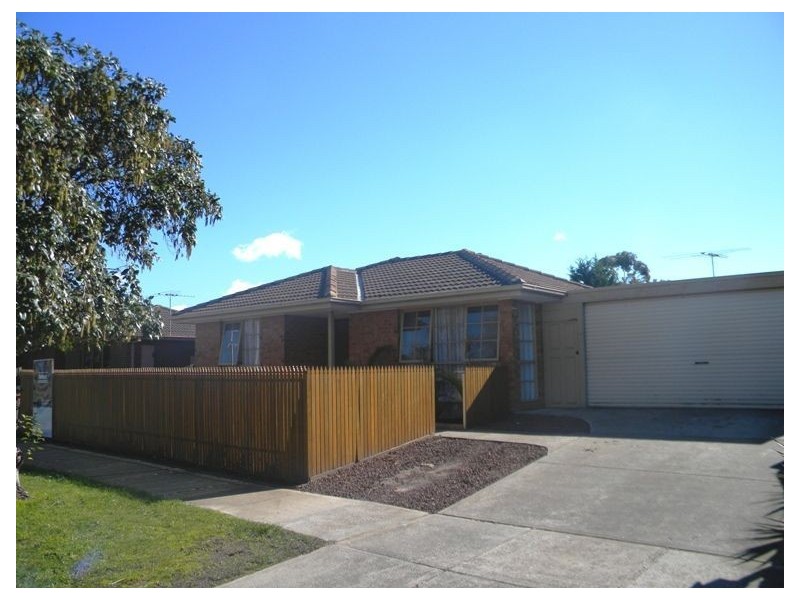 163 Courtenay Avenue, Cranbourne North VIC 3977
