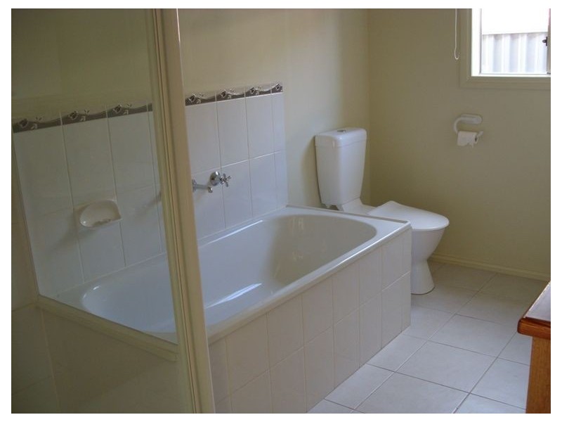 24 Maddock Drive, Cranbourne East VIC 3977