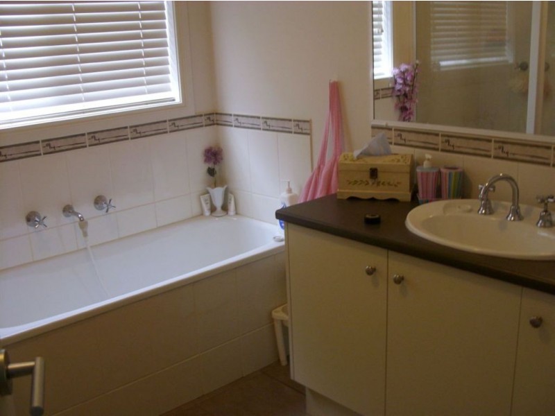 19 Pharaoh Drive, Cranbourne VIC 3977