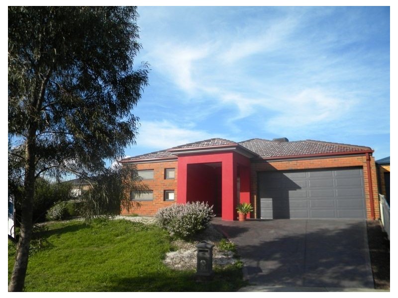 21 Weathertop Way, Cranbourne East VIC 3977