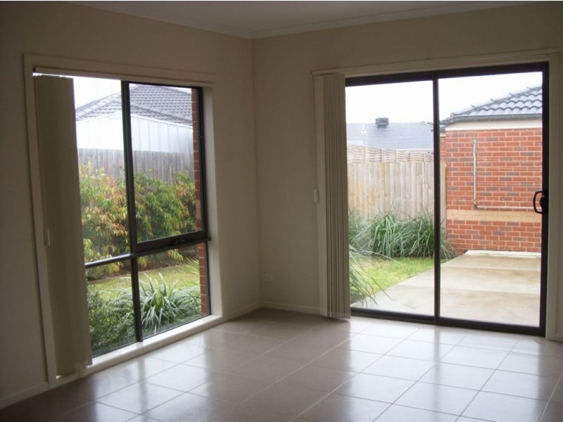 1/72 Eramosa Road West, Somerville VIC 3912