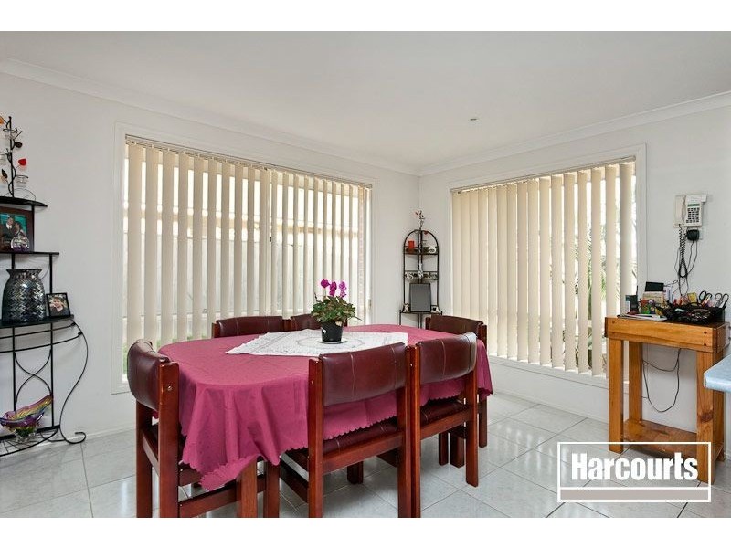 32 Meadowlands Way, Berwick VIC 3806