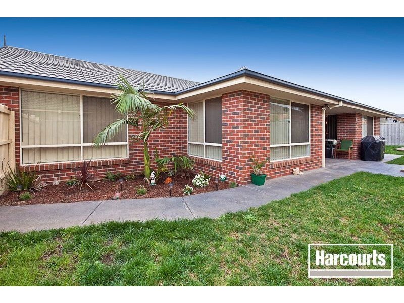 32 Meadowlands Way, Berwick VIC 3806