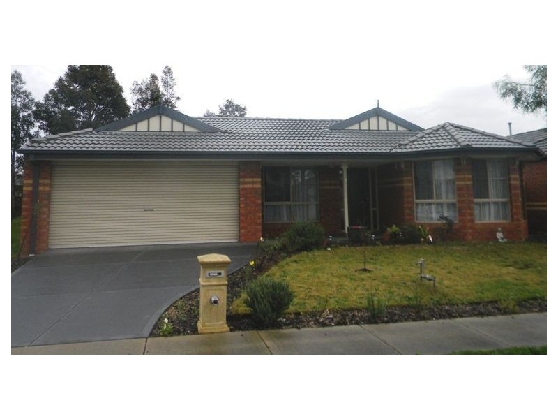 3 Houndsforth Avenue, Cranbourne East VIC 3977