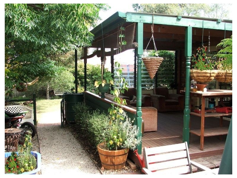 6 Wildwood Court, Cranbourne North VIC 3977