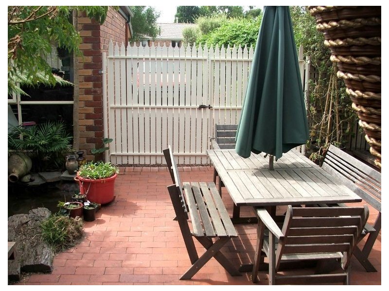 6 Wildwood Court, Cranbourne North VIC 3977