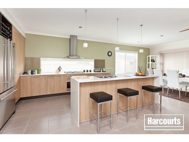 24 Locky Grove, Lyndhurst VIC 3975