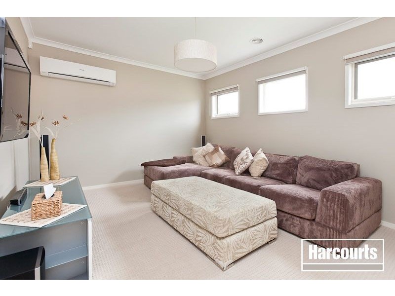 24 Locky Grove, Lyndhurst VIC 3975