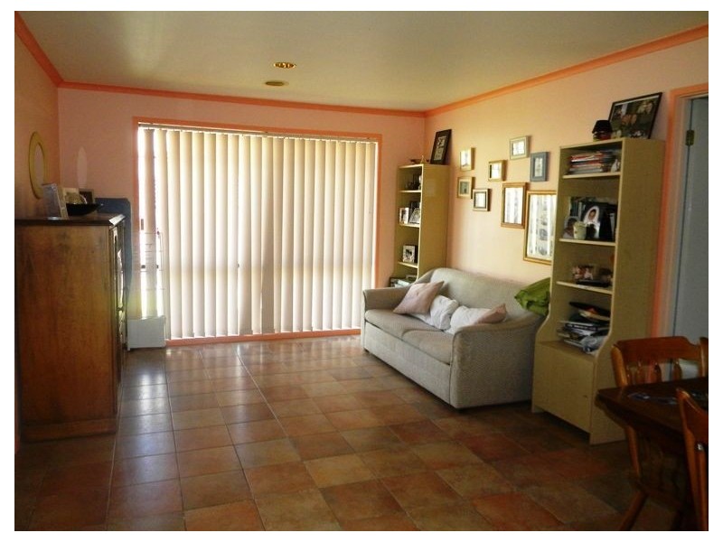 27 Josephine Avenue, Cranbourne North VIC 3977