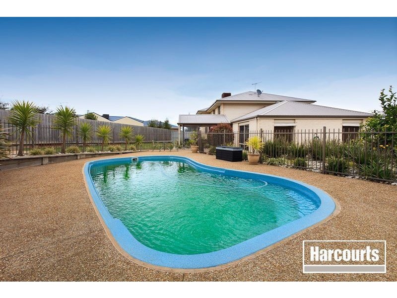 24 Evergreen Court, Cranbourne North VIC 3977