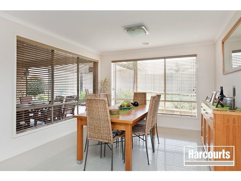 24 Evergreen Court, Cranbourne North VIC 3977