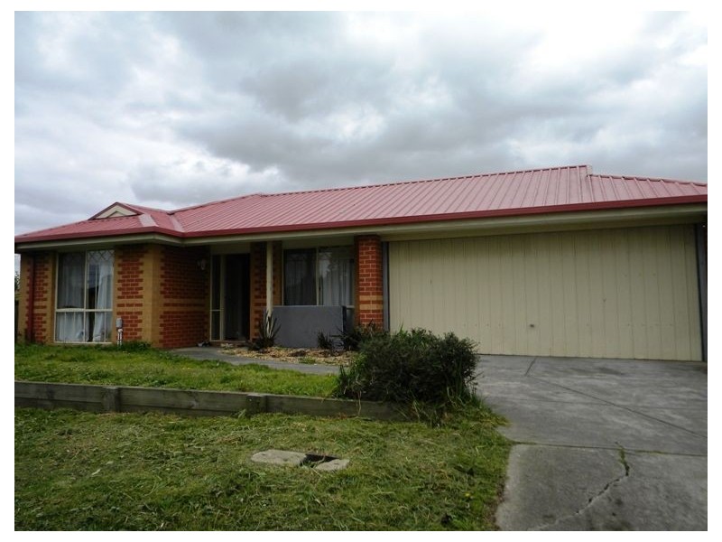 12 Douglas Court, Cranbourne West VIC 3977