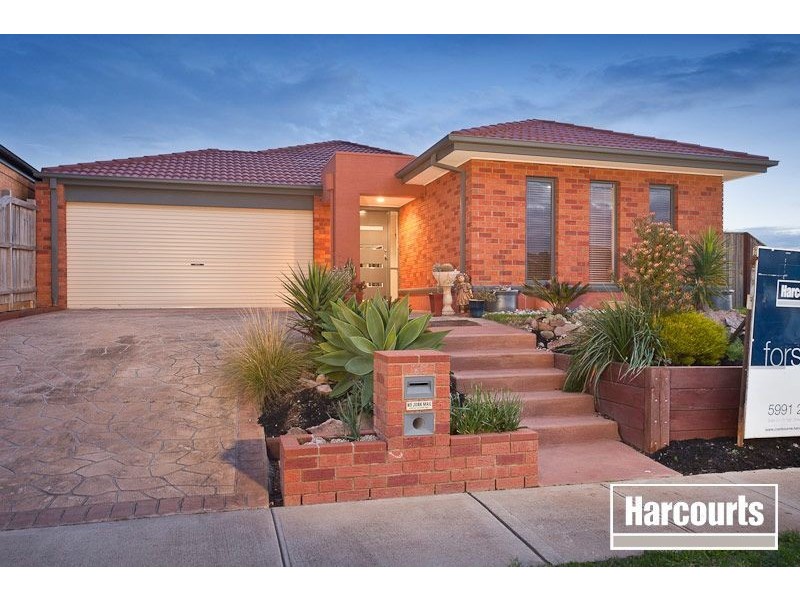 33 Sussex Avenue, Cranbourne VIC 3977