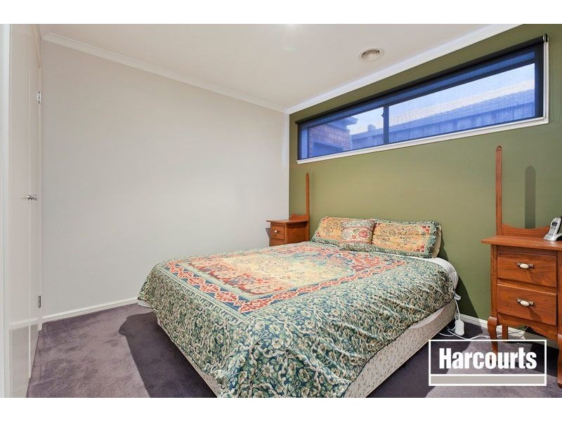 33 Sussex Avenue, Cranbourne VIC 3977