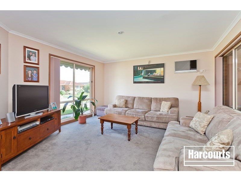 18 Broome Crescent, Cranbourne North VIC 3977