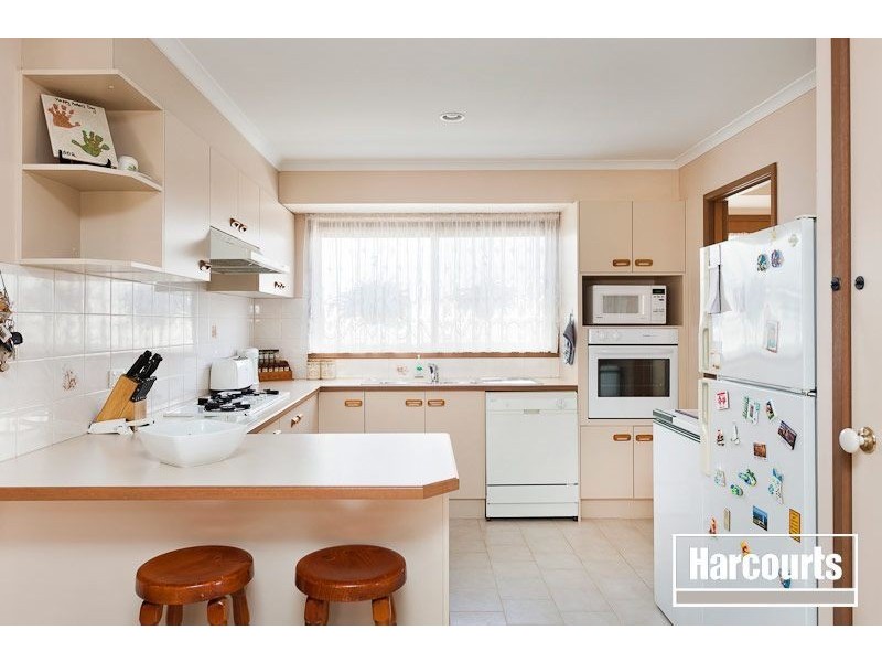 18 Broome Crescent, Cranbourne North VIC 3977