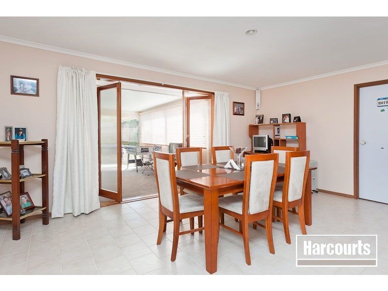 18 Broome Crescent, Cranbourne North VIC 3977