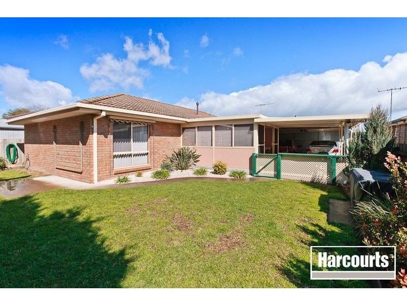 18 Broome Crescent, Cranbourne North VIC 3977