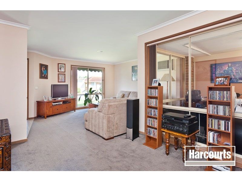 18 Broome Crescent, Cranbourne North VIC 3977