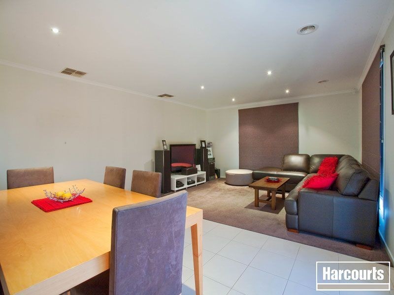 5 Lily Place, Cranbourne VIC 3977