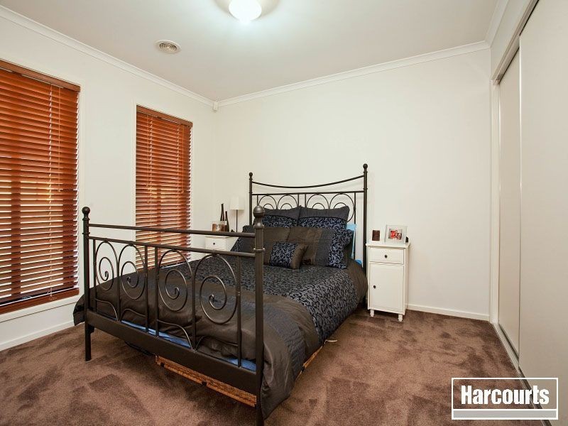 5 Lily Place, Cranbourne VIC 3977