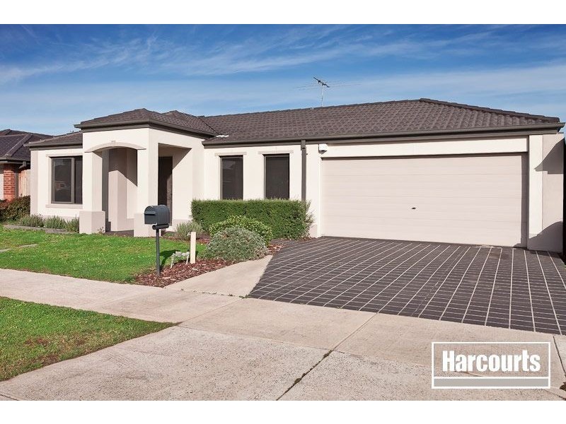 13 Ferndown Drive, Cranbourne VIC 3977