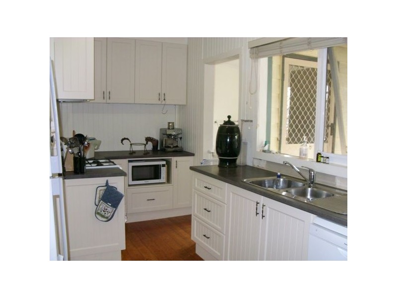 27 Ainsleigh Court, Cranbourne VIC 3977