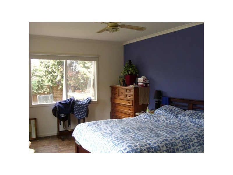 27 Ainsleigh Court, Cranbourne VIC 3977