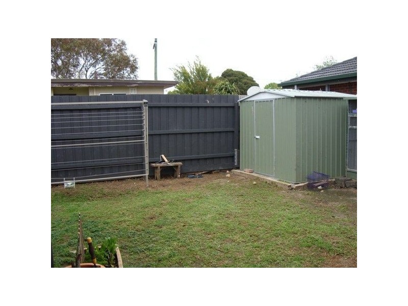 27 Ainsleigh Court, Cranbourne VIC 3977