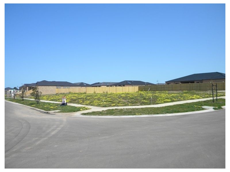 39 Donohue Street, Cranbourne East VIC 3977