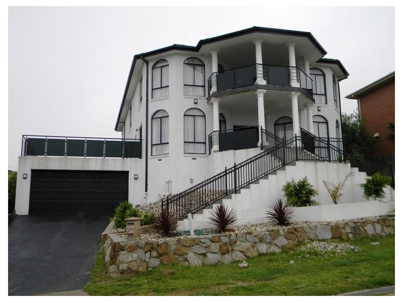 8 Milfull Court, Narre Warren VIC 3805