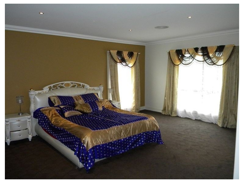 8 Milfull Court, Narre Warren VIC 3805