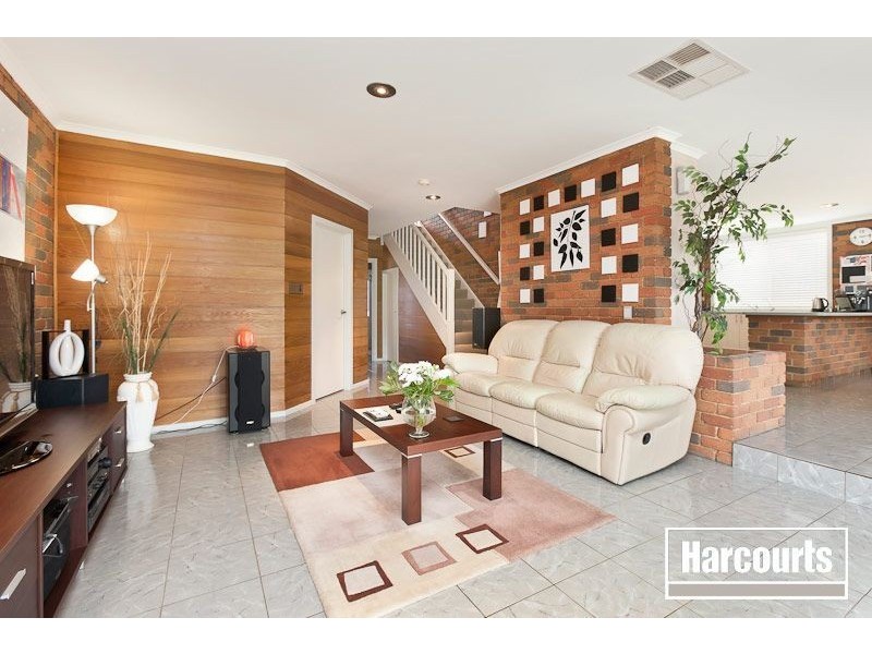 101 Waverley Park Drive, Cranbourne North VIC 3977