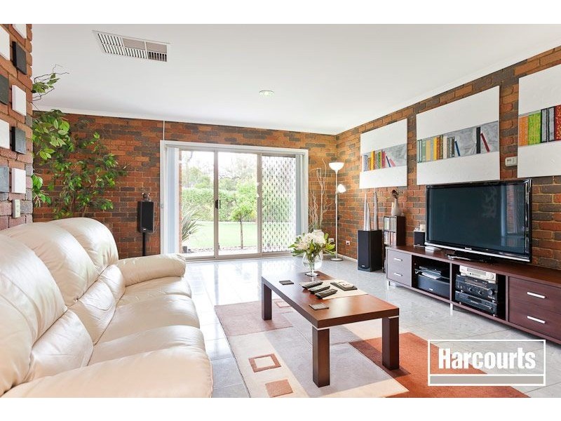 101 Waverley Park Drive, Cranbourne North VIC 3977