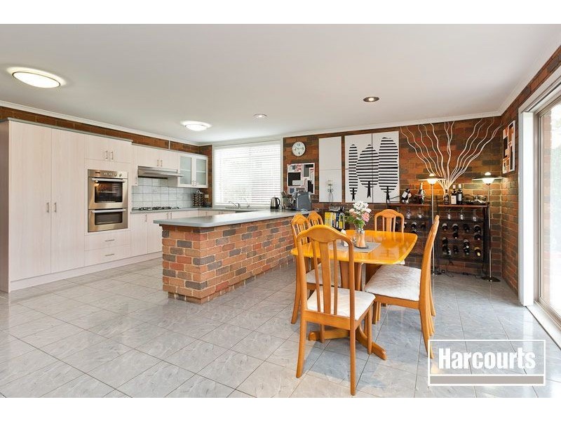 101 Waverley Park Drive, Cranbourne North VIC 3977