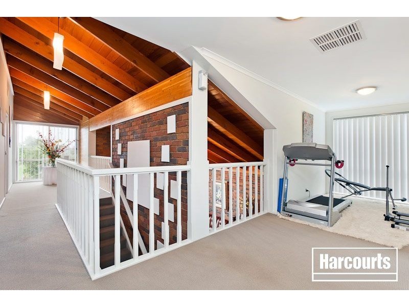 101 Waverley Park Drive, Cranbourne North VIC 3977