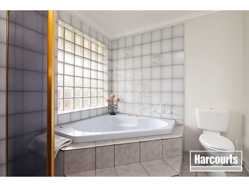 101 Waverley Park Drive, Cranbourne North VIC 3977