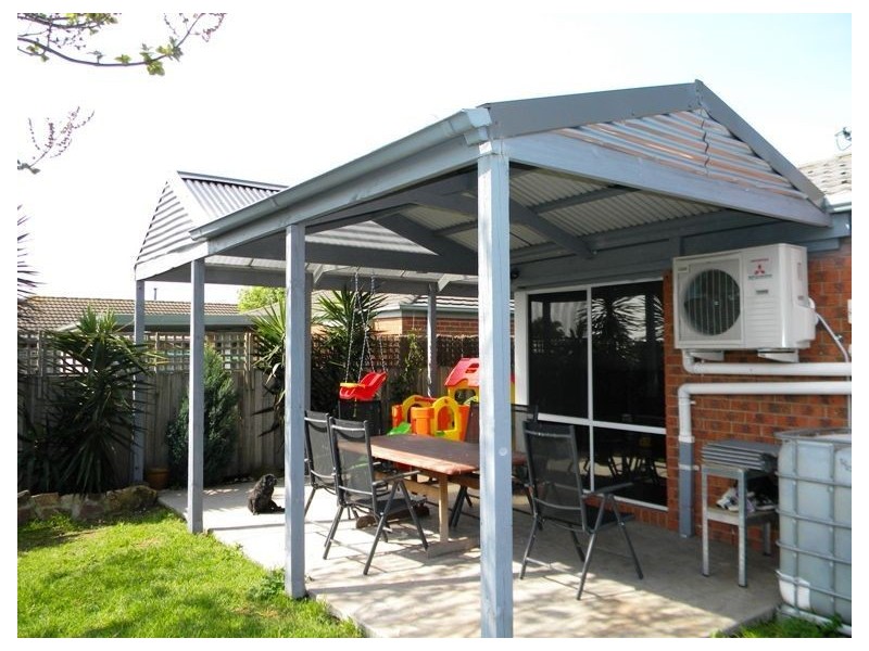 25 Scarborough Avenue, Cranbourne West VIC 3977