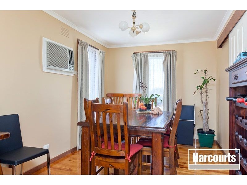 10 Hutchins Avenue, Endeavour Hills VIC 3802