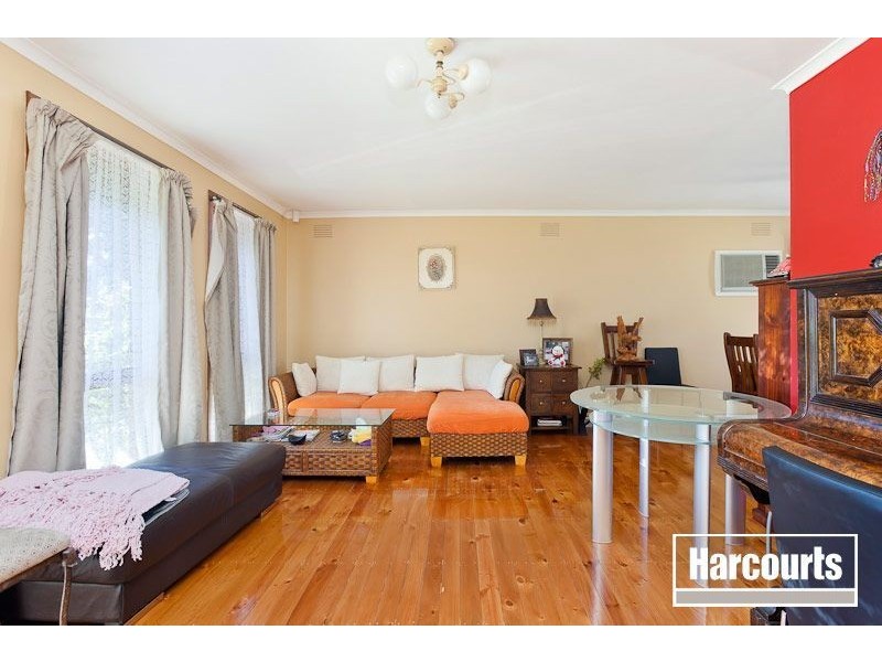 10 Hutchins Avenue, Endeavour Hills VIC 3802