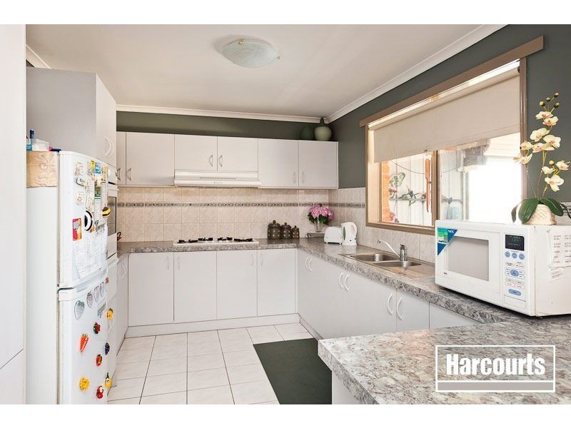 10 Landau Court, Cranbourne North VIC 3977