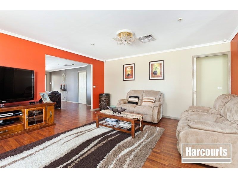 10 Landau Court, Cranbourne North VIC 3977