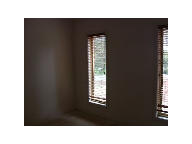 1/42-44 Inglis Road, Berwick VIC 3806