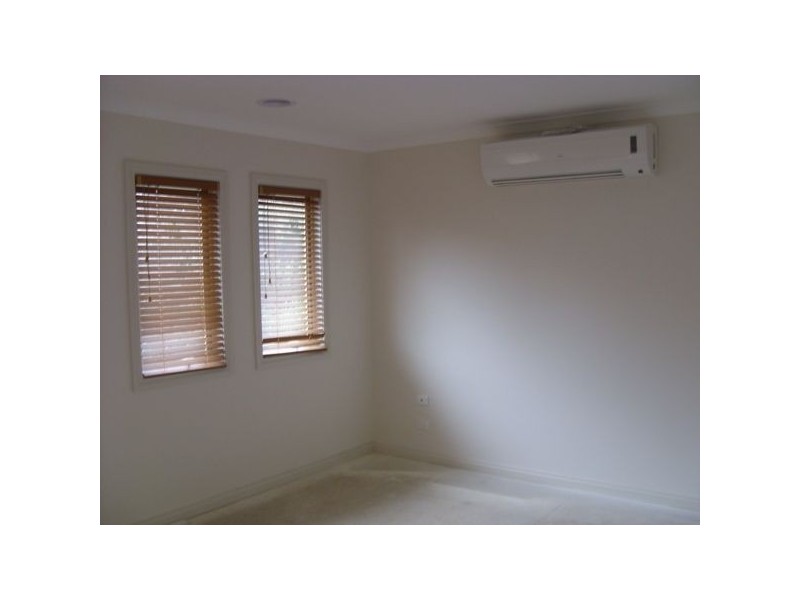 1/42-44 Inglis Road, Berwick VIC 3806