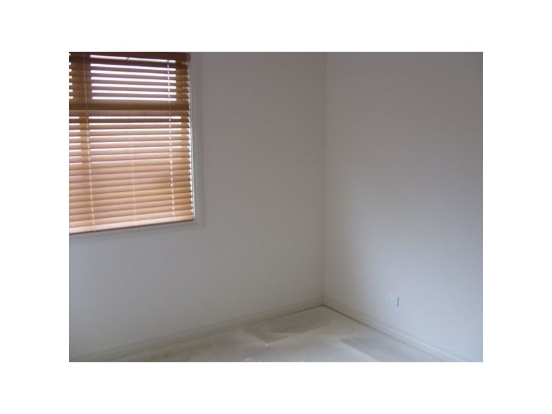 1/42-44 Inglis Road, Berwick VIC 3806